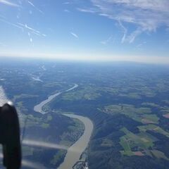 Flugwegposition um 15:58:46: Aufgenommen in der Nähe von Passau, Deutschland in 2033 Meter